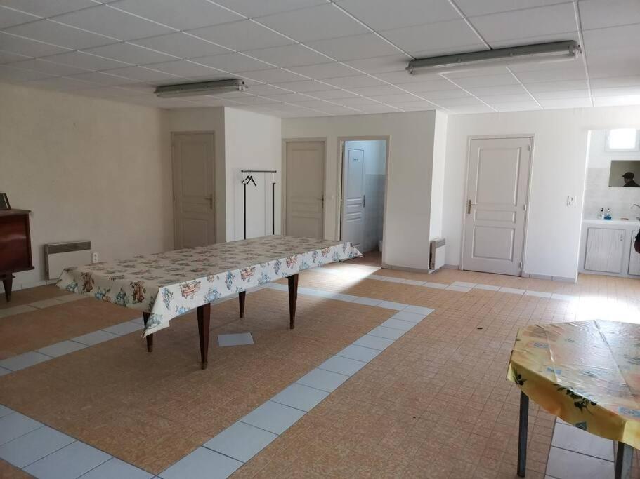 Вилла Maison De Campagne Avec Lac Prive Saint-Come-d'Olt Экстерьер фото